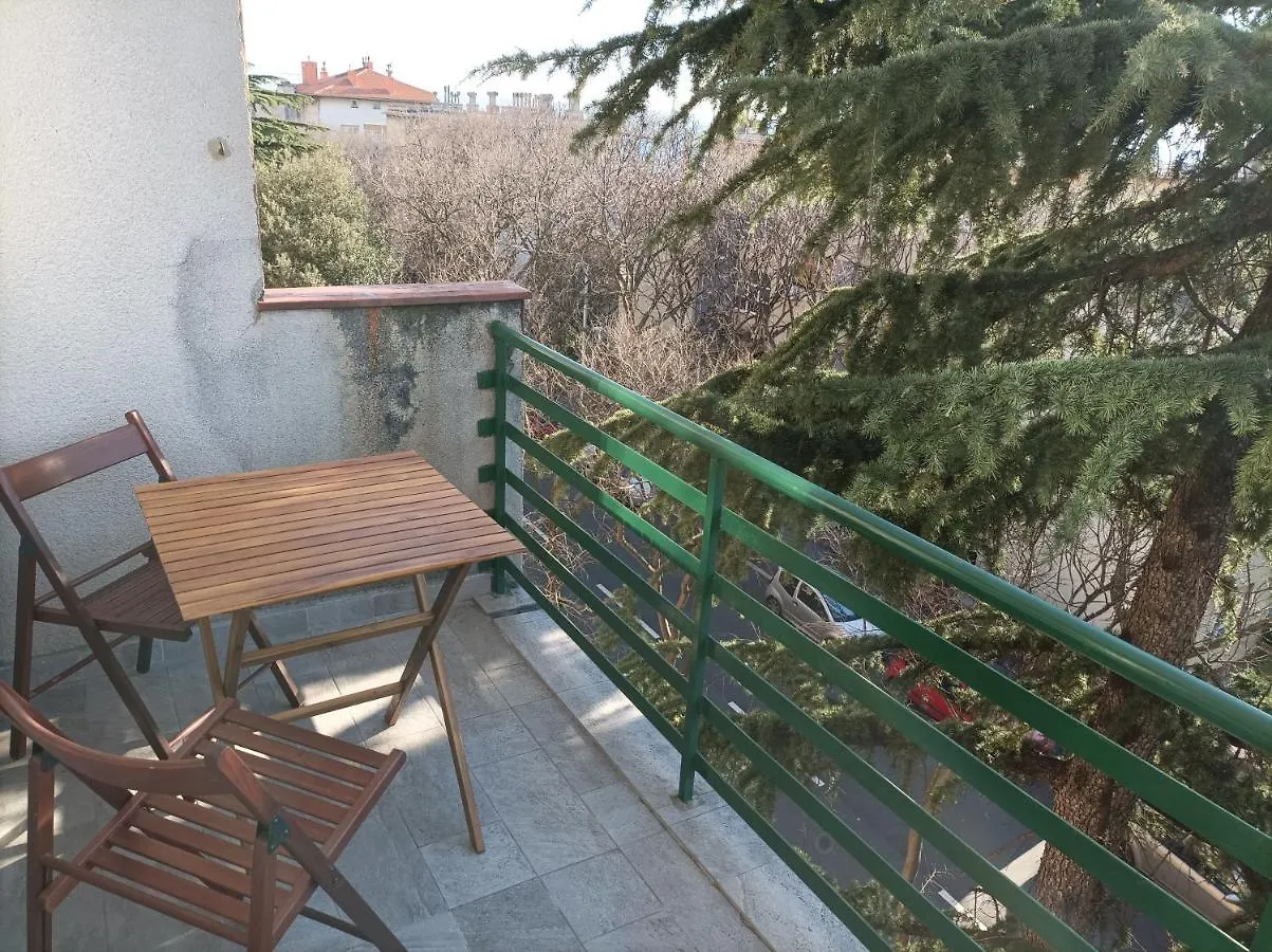 Apartman Pecine contacts